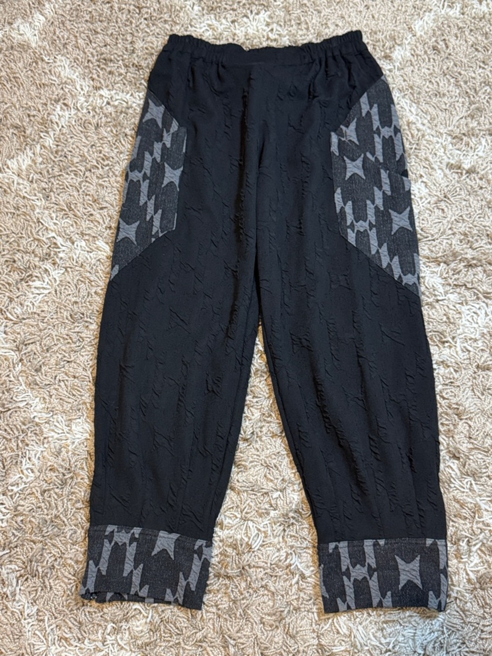 NWT Prisa Black Textured Lantern Style Pants with Gray Panels One Size